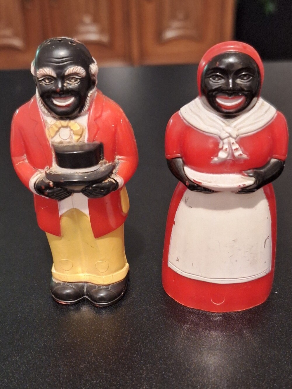 Black Americana F & F Vintage-Style Salt and Pepper Shaker Set
